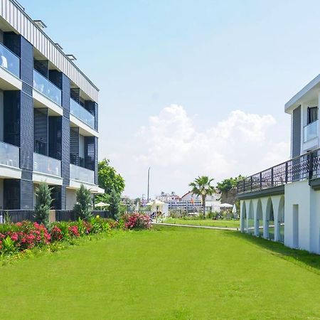 Side Square Hotel Exterior photo