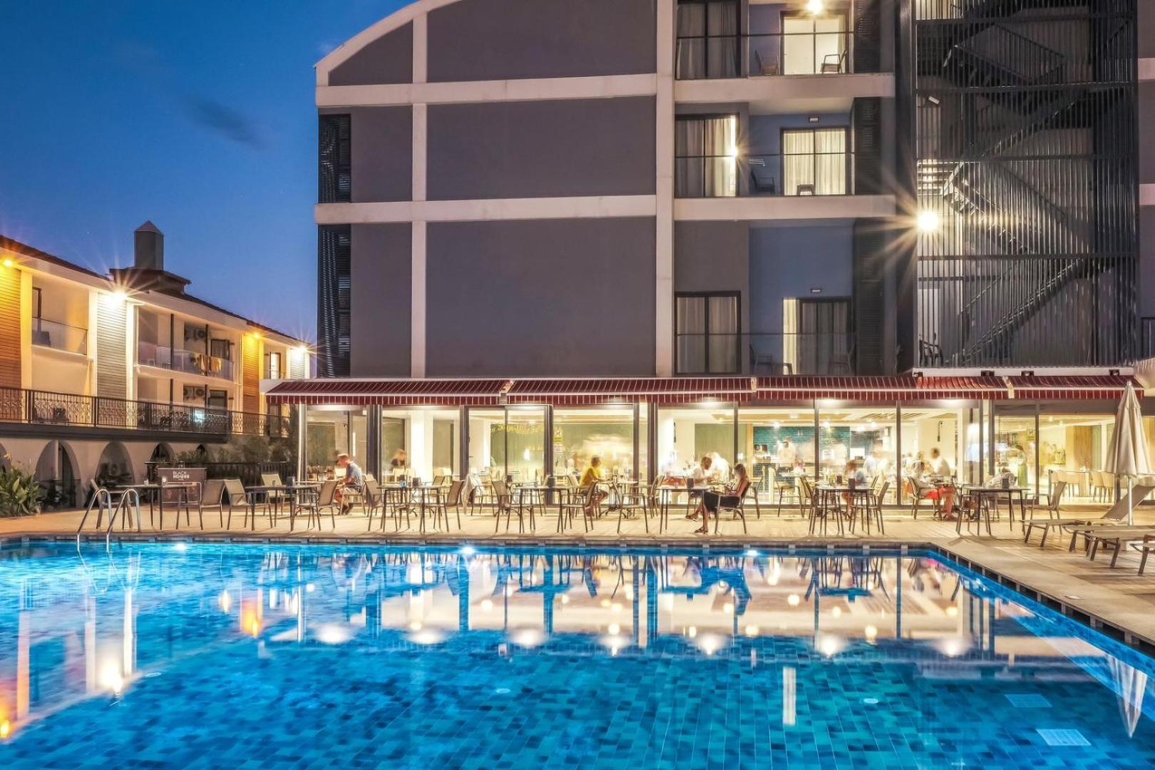 Side Square Hotel Exterior photo
